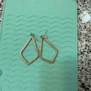 Kendra scott earrings